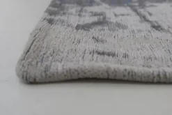 Vloerkleed Bronx Azurite 8421 Mad Men Griff | Louis de Poortere