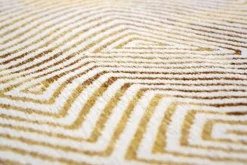Vloerkleed Yellow Hippy 9799 Coral | Louis de Poortere
